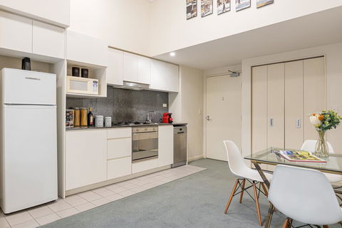 Large Apartment, 2 Parking Spots And Pool - Perths Hotel 3