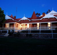 Laurelville - Perths Hotel