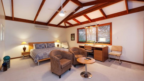 LeCamah Hill - Perths Hotel 0