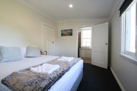 Leichhardt Cottages - Perths Hotel 1