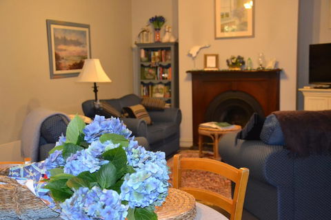 Lemonade Creek Cottages - Perths Hotel 2