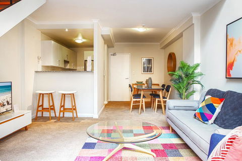 Light-filled Loft: Best Location In Sydney - Perths Hotel 1