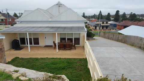 Lighthouse Lodge - Perths Hotel 1