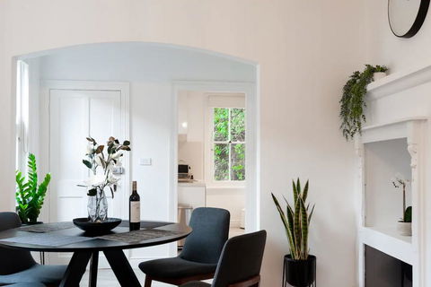 Luxurious Heritage Home With Harbour Bridge Views - Perths Hotel 2