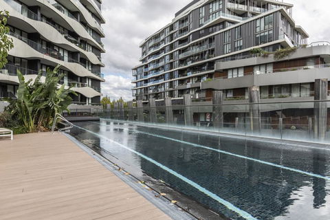 LUXURIOUS RIVERSIDE RESORT STYLE APARTMENTPOOLSPAGYMROOFTOP WITH CITY VIEWS - Perths Hotel 2