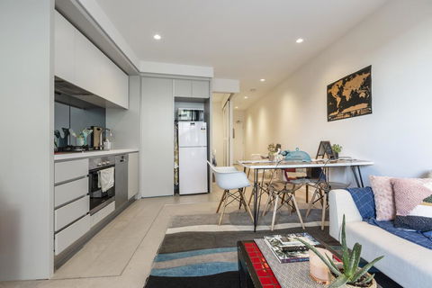 LUXURIOUS RIVERSIDE RESORT STYLE APARTMENTPOOLSPAGYMROOFTOP WITH CITY VIEWS - Perths Hotel 3