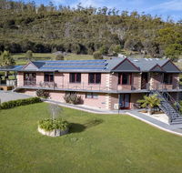 Luxury 6 Bedroom Home with Pool and Spa - Perths Hotel