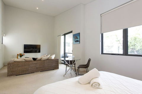 Luxury Modern Escapia - Perths Hotel 2