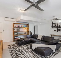 Luxury Pool Side Apartment in Beachfront Resort - Perths Hotel