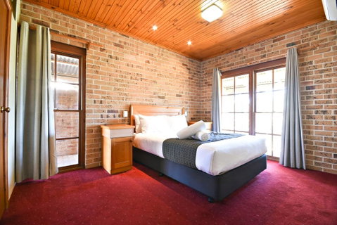 Macquarie Inn - Perths Hotel 1