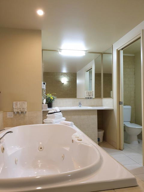 Madison Spa Motel - Adults Only - Perths Hotel 1