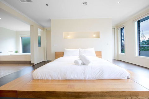 Magnificent Lux Stay@Mont Albert 4BR/WIFI/Garage - Perths Hotel 0