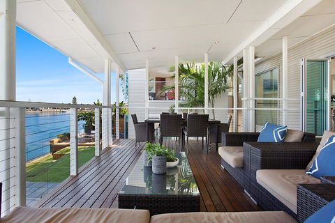 Main River Magic - Perths Hotel 1