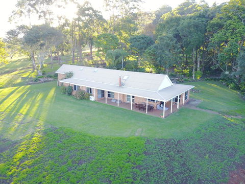 Maleny Orchard - Perths Hotel 1