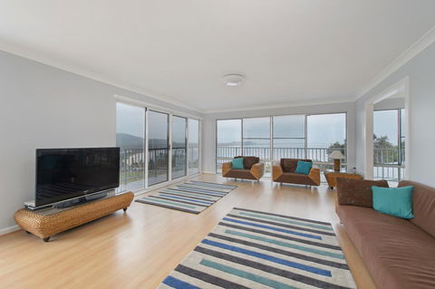 Malibu Holiday House, 6 Dulconghi Street - Perths Hotel 3