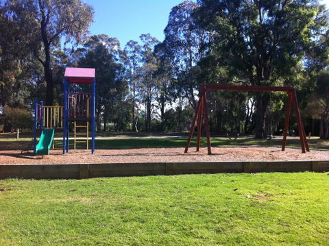 Mallacoota's Shady Gully Caravan Park - Perths Hotel 0
