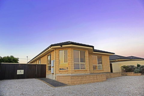 Marina Holiday Home - Perths Hotel 0