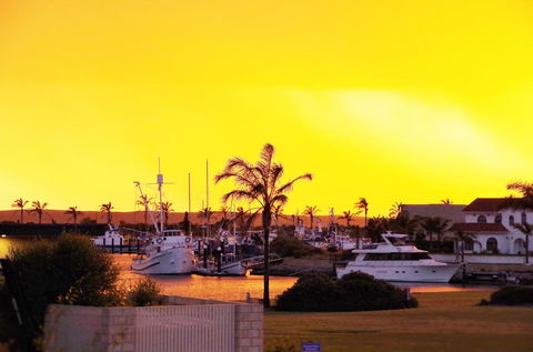 Marina Park View - Perths Hotel 0