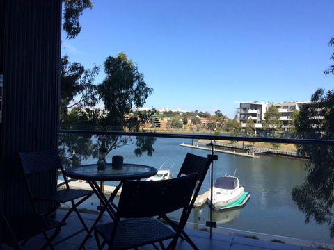 Marina View Apartment On The Maribyrnong River, Melbourne - Perths Hotel 0