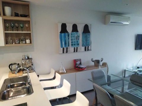 Marina View Apartment On The Maribyrnong River, Melbourne - Perths Hotel 2