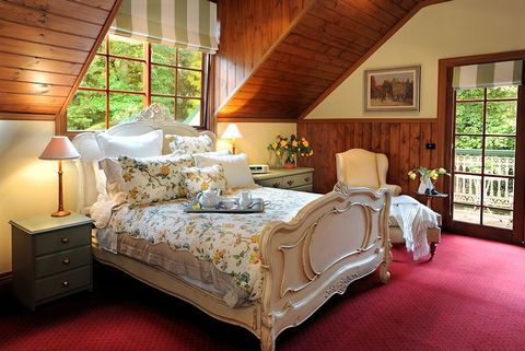 Mary Cards Coach House - Perths Hotel 1