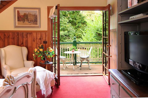 Mary Cards Coach House - Perths Hotel 2