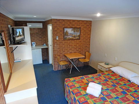 MAS Country Colonial Motor Inn - Perths Hotel 1