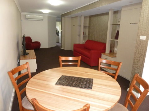 McNevins Tamworth Motel - Perths Hotel 2