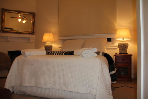 Mentor Chambers Apartment Bed & Breakfast - Perths Hotel 2