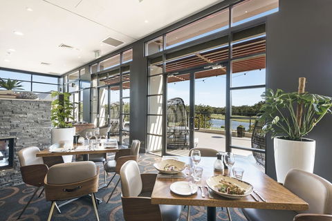Mercure Kooindah Waters Central Coast - Perths Hotel 1