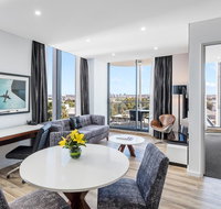 Meriton Suites Mascot Central - Perths Hotel