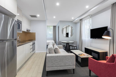 Meriton Suites North Ryde - Perths Hotel 0