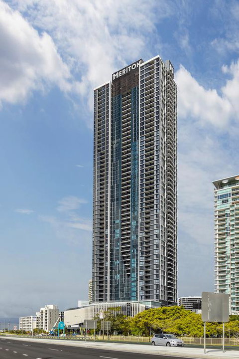 Meriton Suites Southport - Perths Hotel 3