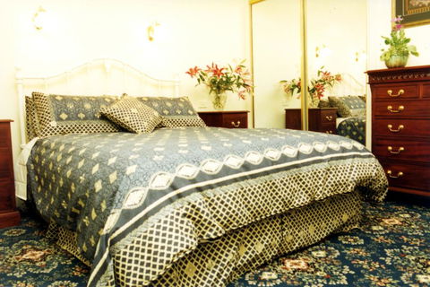 Merton Manor Exclusive B&B - Perths Hotel 3