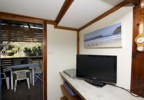 Mick's Beach Cottage - Seal Rocks Beachfront - Perths Hotel 3