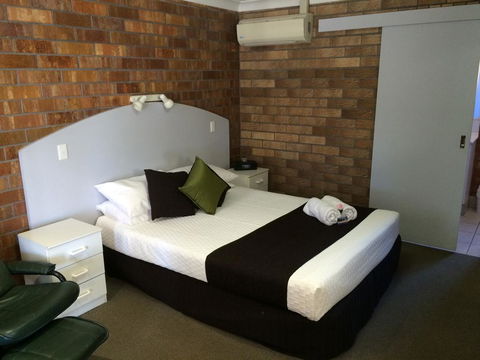 Miles Outback Motel - Perths Hotel 0