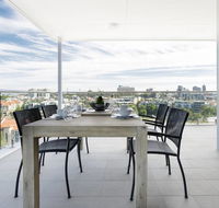 Minimalist Penthouse Condo with Skyline Vistas - Perths Hotel