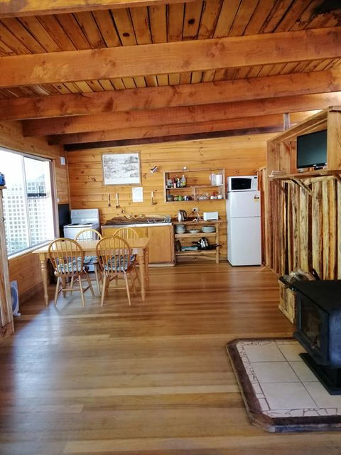Minnow Cabins Lower Beulah - Perths Hotel 3