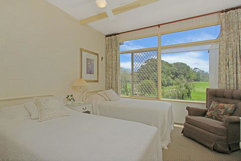 Mitchell Parade 3/11-13 - Perths Hotel 1