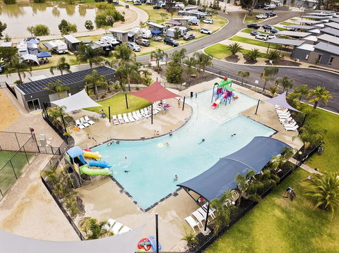 Moama Waters - Perths Hotel 2