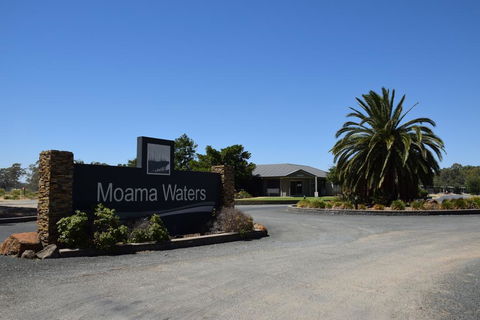 Moama Waters - Perths Hotel 0