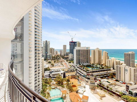 Modern 2BR Apartment In Chevron Renaissance - Perths Hotel 1