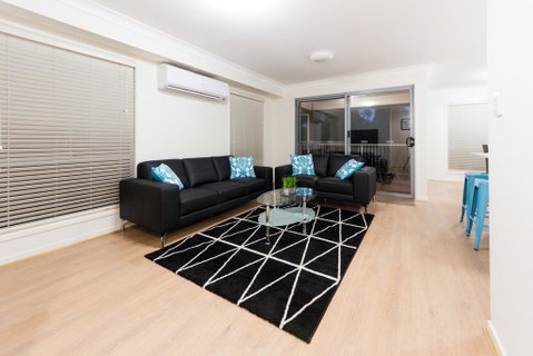 Modern Home Away From Home - Perths Hotel 3