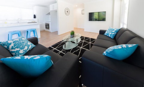Modern Home Away From Home - Perths Hotel 2