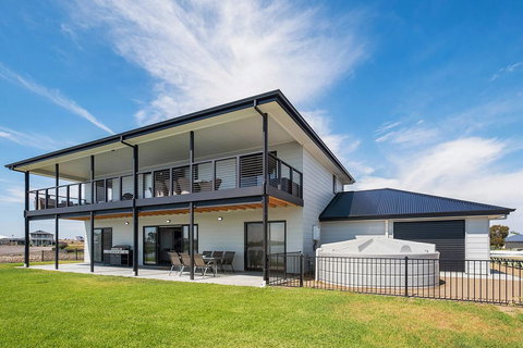 Moments On The Water - Perths Hotel 3