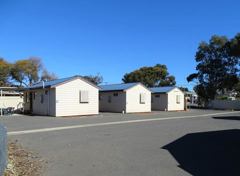 Moonta Bay Cabins - Perths Hotel 0