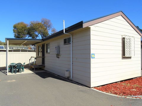 Moonta Bay Cabins - Perths Hotel 1