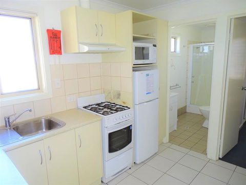 Moonta Bay Cabins - Perths Hotel 3
