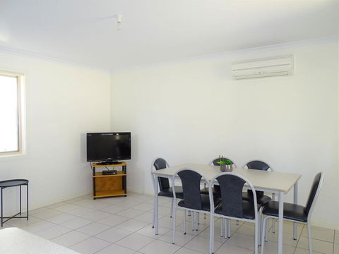 Moonta Bay Cabins - Perths Hotel 2