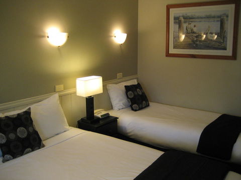 Motel Warrnambool - Perths Hotel 3